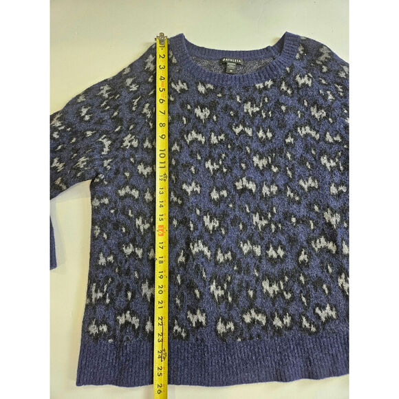 Athleta Sweater Womens 2X Blue Animal Print Merino Extra Fine Wool Long Sleeve - Picture 3 of 7